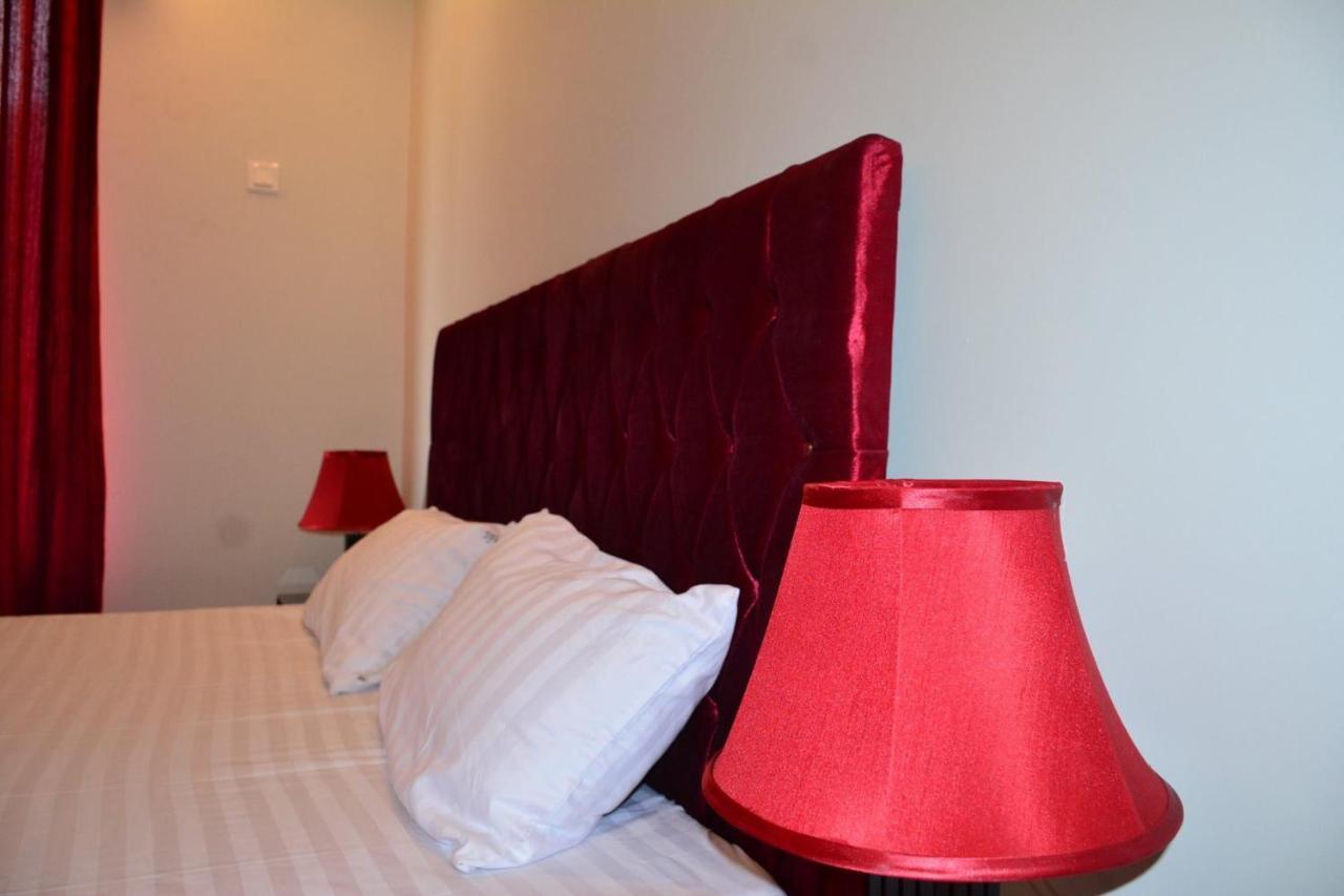 Hotel La Orilla Muzaffarabad Kültér fotó
